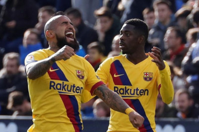 La Liga Roundup - Modric and Barcelona reach milestones